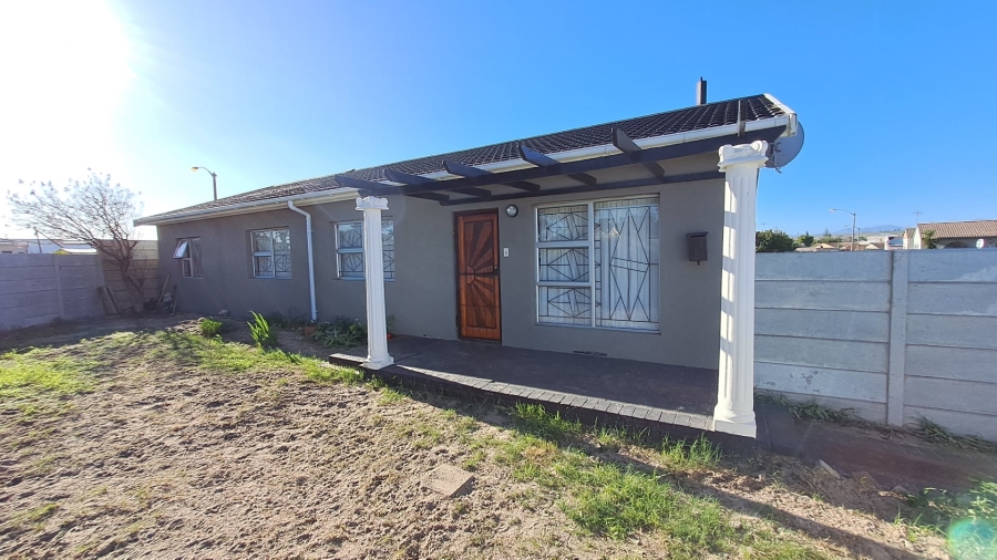 4 Bedroom Property for Sale in Bernadino Heights Western Cape